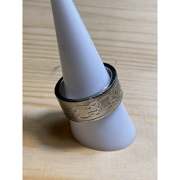 Celtic Knot Design Silver Tone Band Ring - Picture 2 of 4